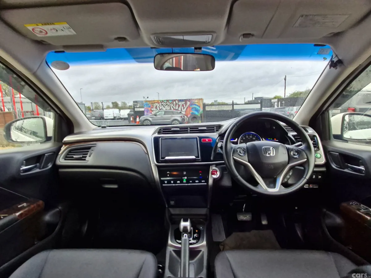 Honda Grace Saloon, Petrol Hybrid, 2015, White