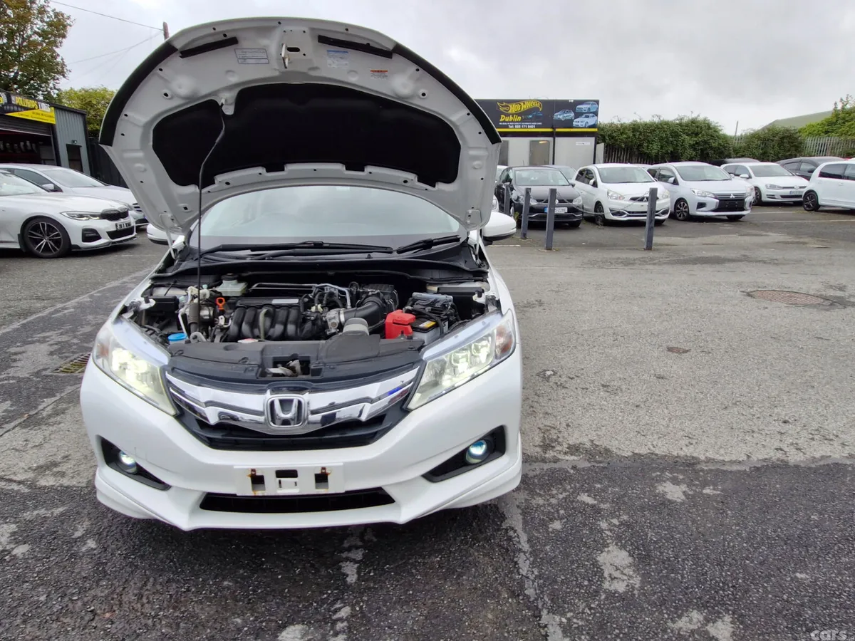 Honda Grace Saloon, Petrol Hybrid, 2015, White