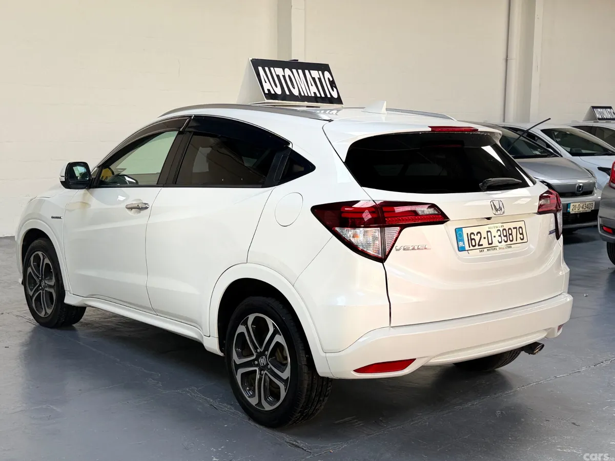 Honda Vezel Estate, Petrol Hybrid, 2016, White