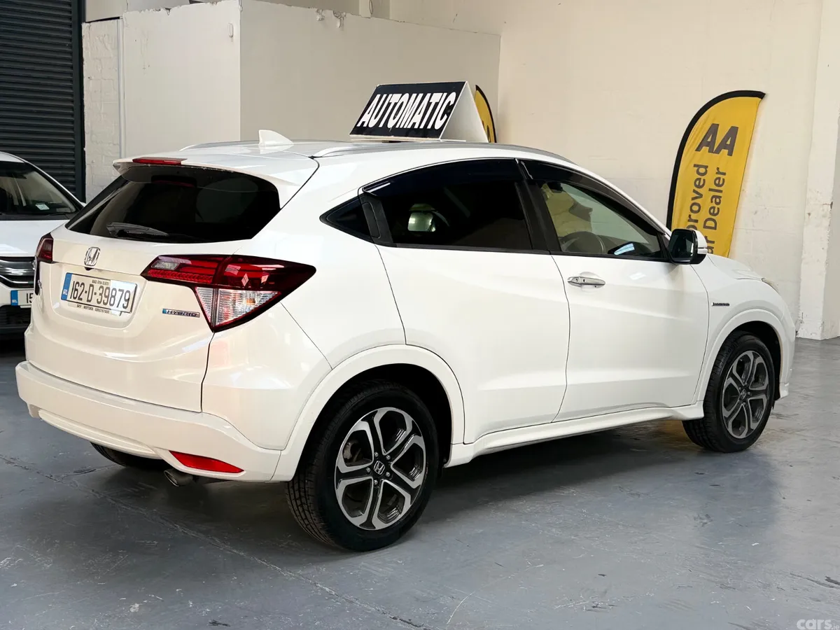 Honda Vezel Estate, Petrol Hybrid, 2016, White