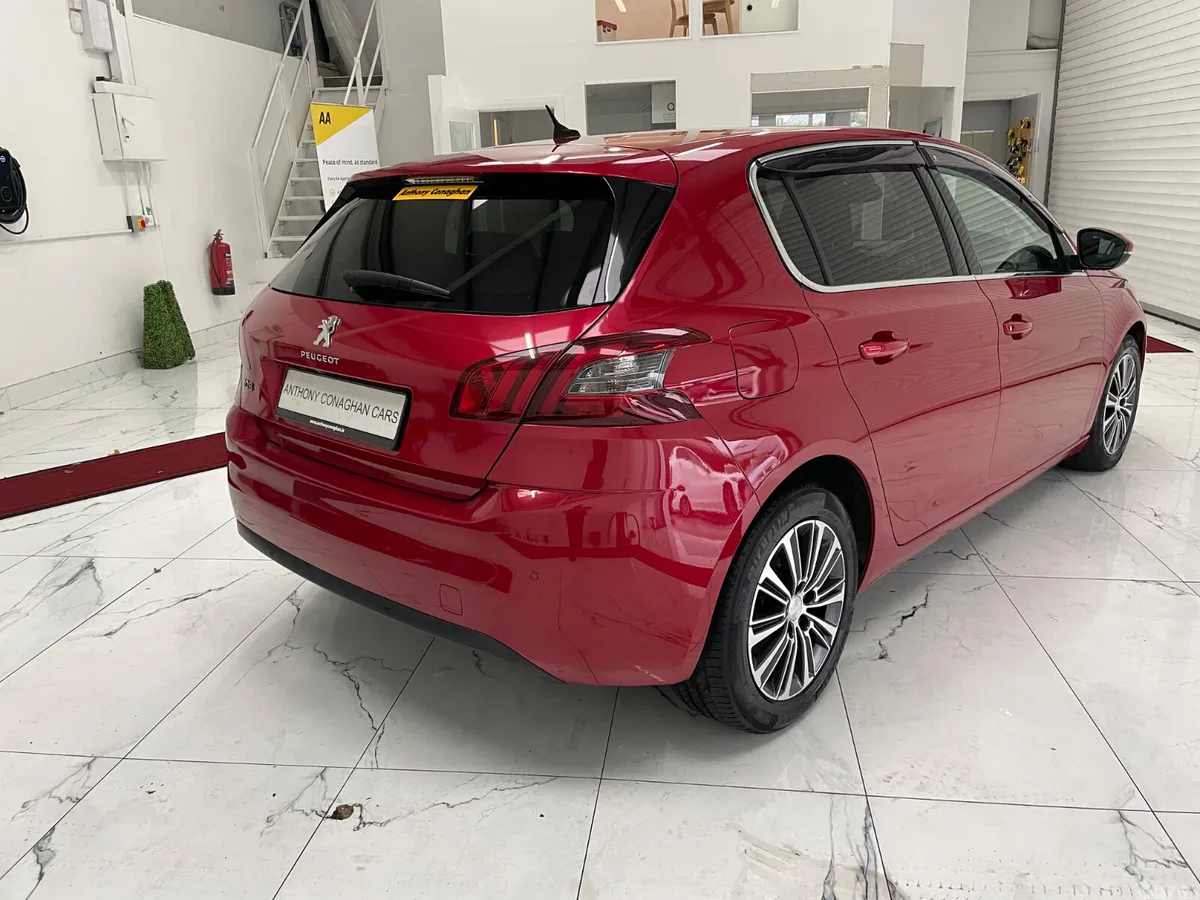 Peugeot 308 Hatchback, Diesel, 2018, Red