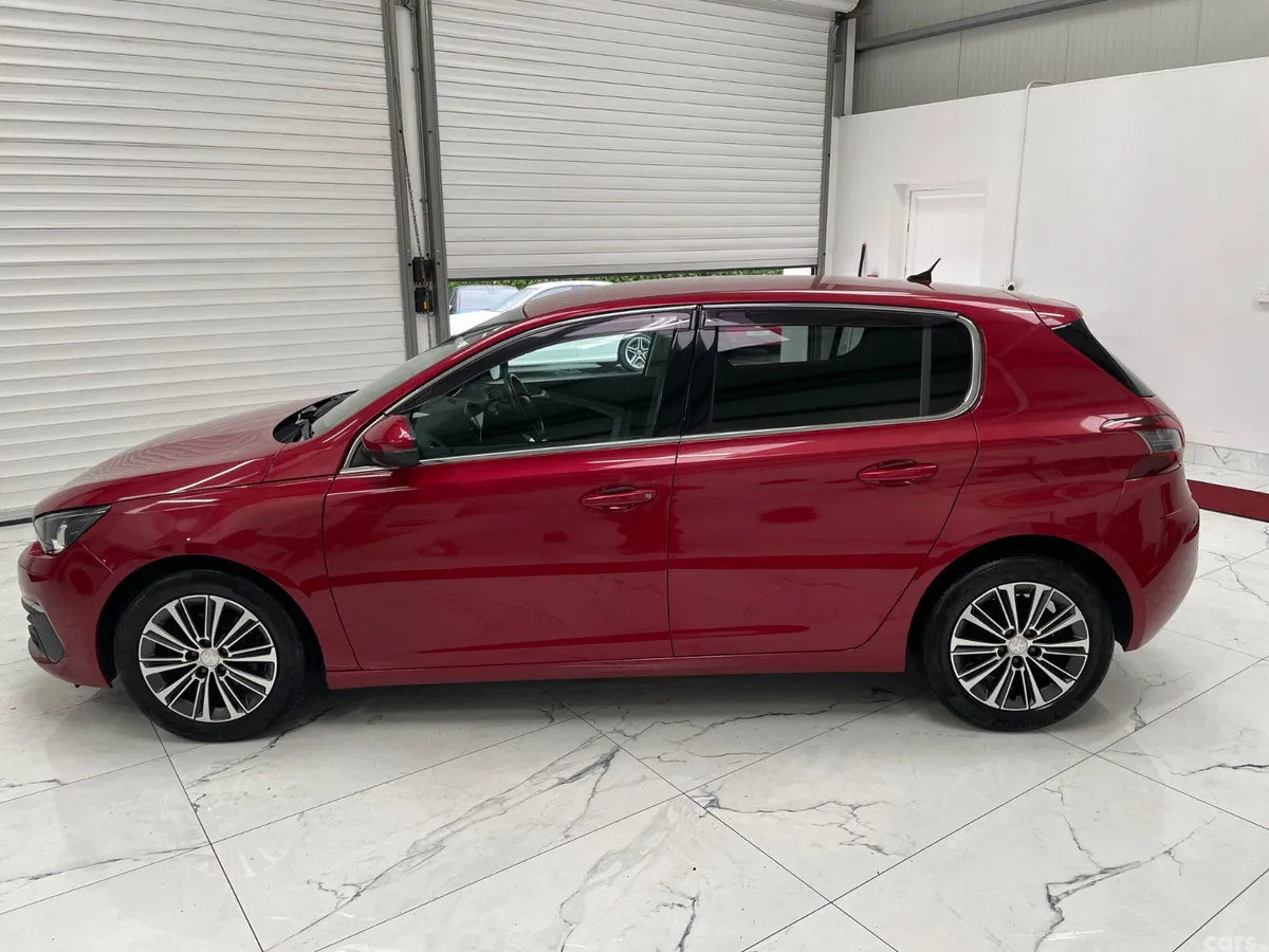 Peugeot 308 Hatchback, Diesel, 2018, Red