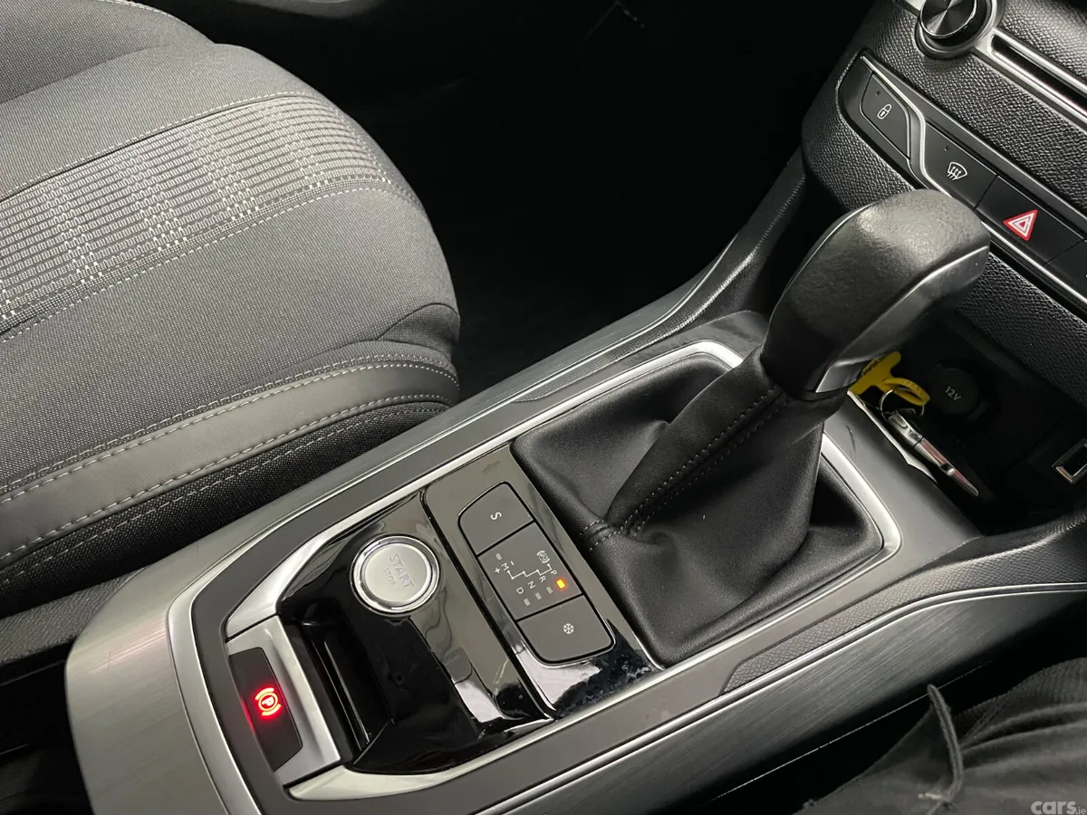 Peugeot 308 Hatchback, Diesel, 2018, Red
