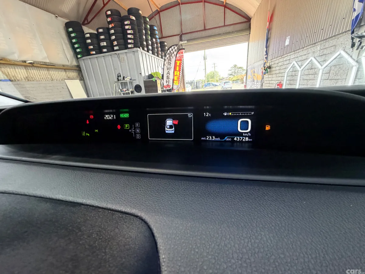Toyota Prius Saloon, Petrol Hybrid, 2021, Silver