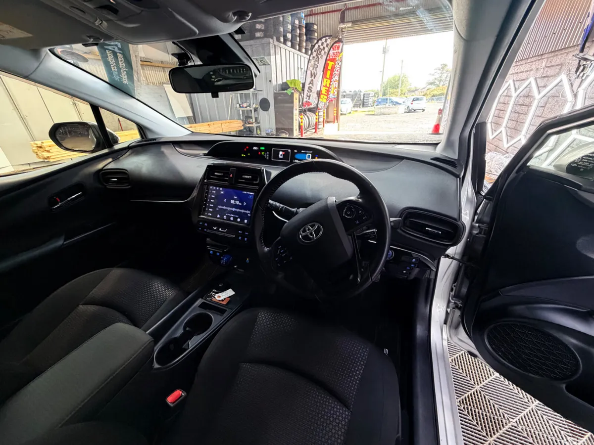 Toyota Prius Saloon, Petrol Hybrid, 2021, Silver