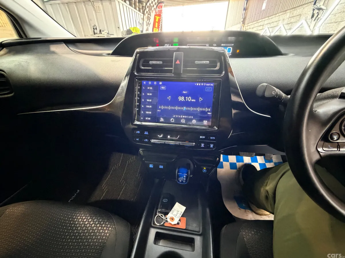 Toyota Prius Saloon, Petrol Hybrid, 2021, Silver