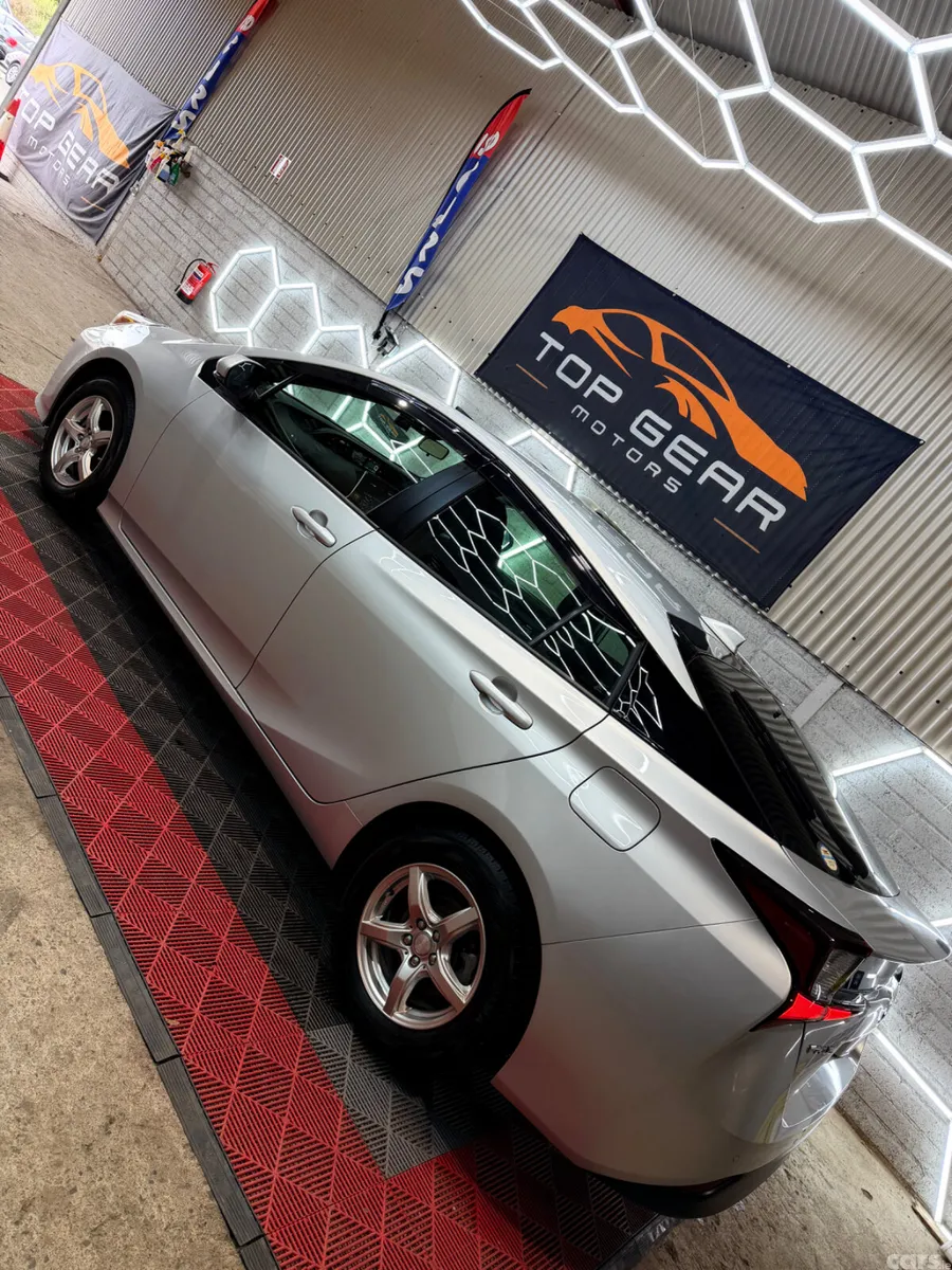 Toyota Prius Saloon, Petrol Hybrid, 2021, Silver