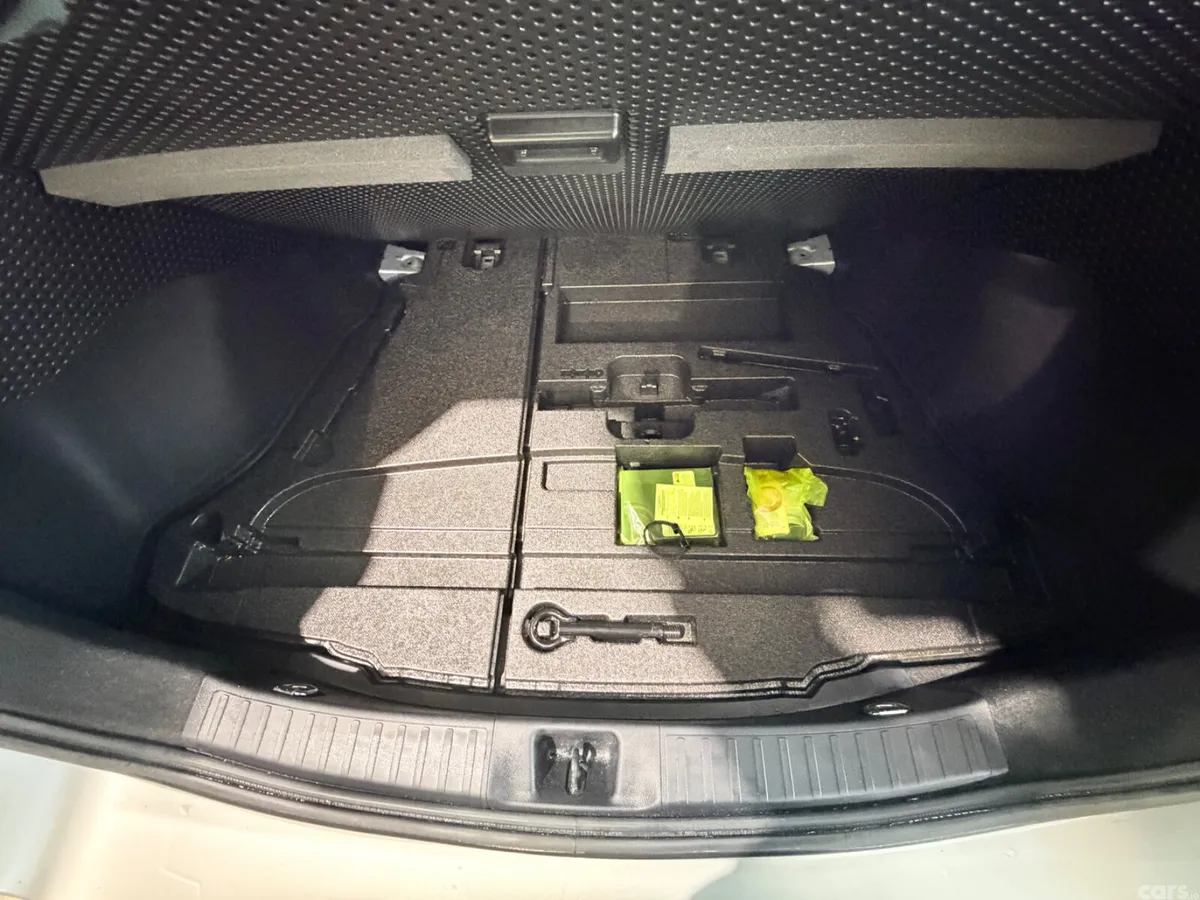 Toyota Prius Saloon, Petrol Hybrid, 2021, Silver