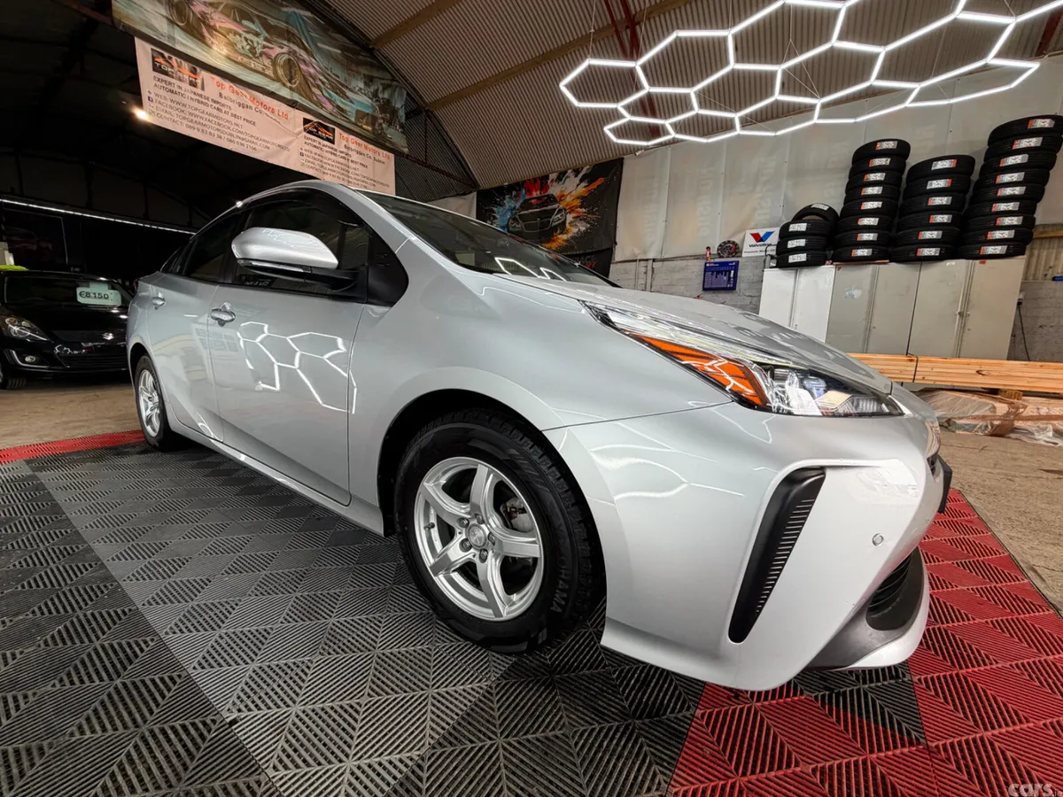 Toyota Prius Saloon, Petrol Hybrid, 2021, Silver