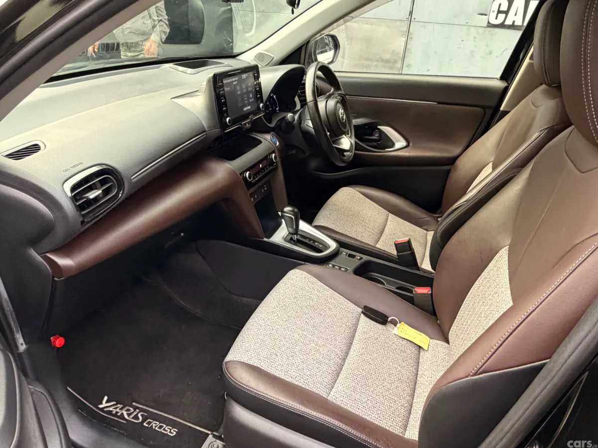 Toyota Yaris Cross SUV, Petrol Hybrid, 2021, Black
