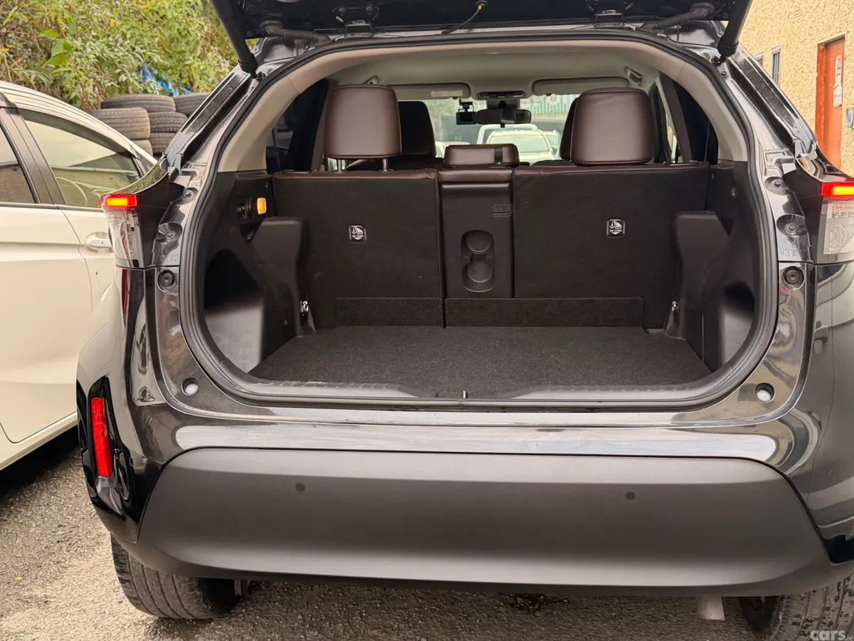 Toyota Yaris Cross SUV, Petrol Hybrid, 2021, Black