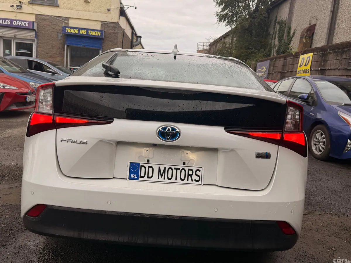 Toyota Prius Hatchback, Petrol Hybrid, 2022, White