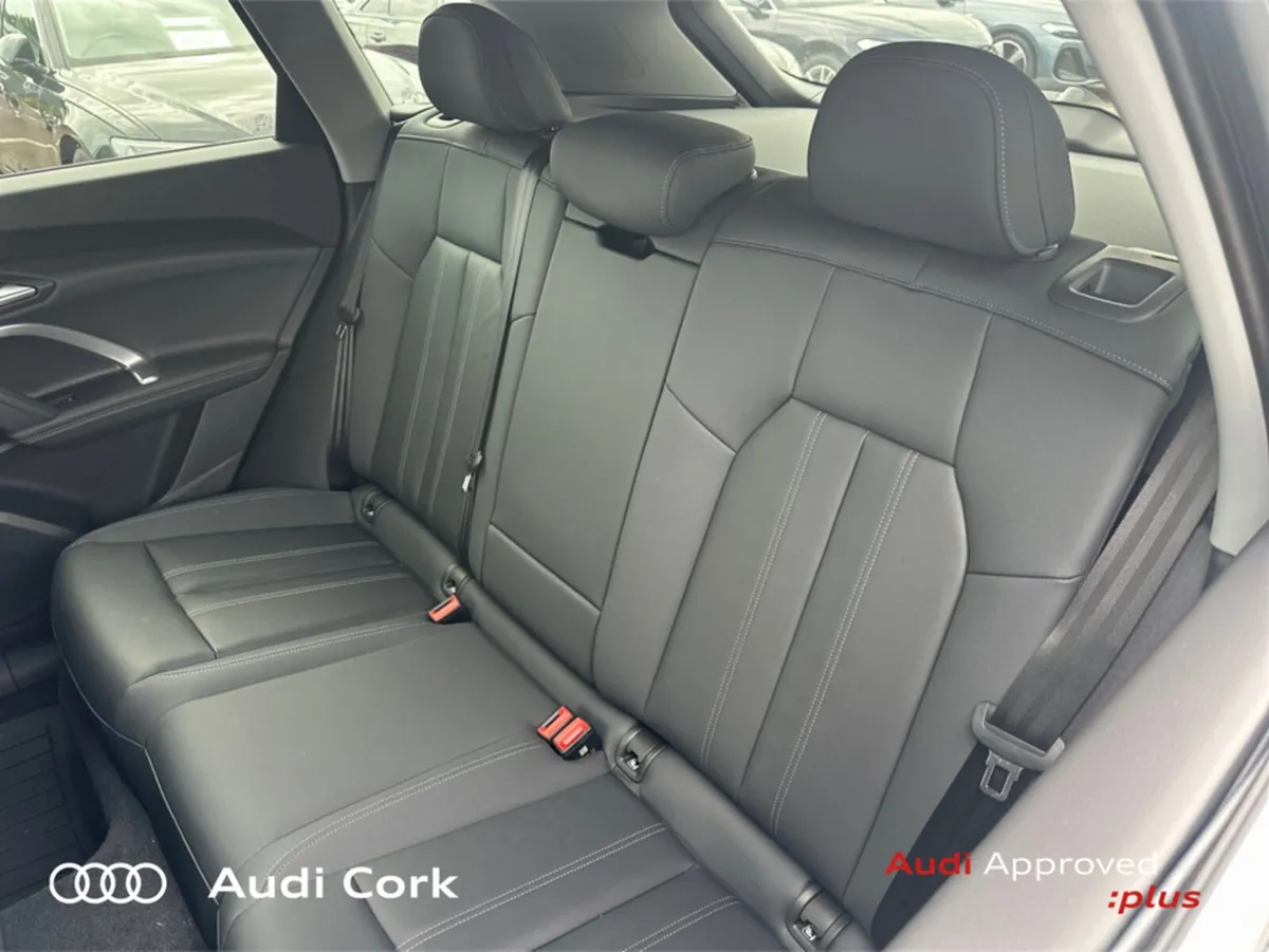 Audi Q5 Hatchback, Diesel, 2025, 