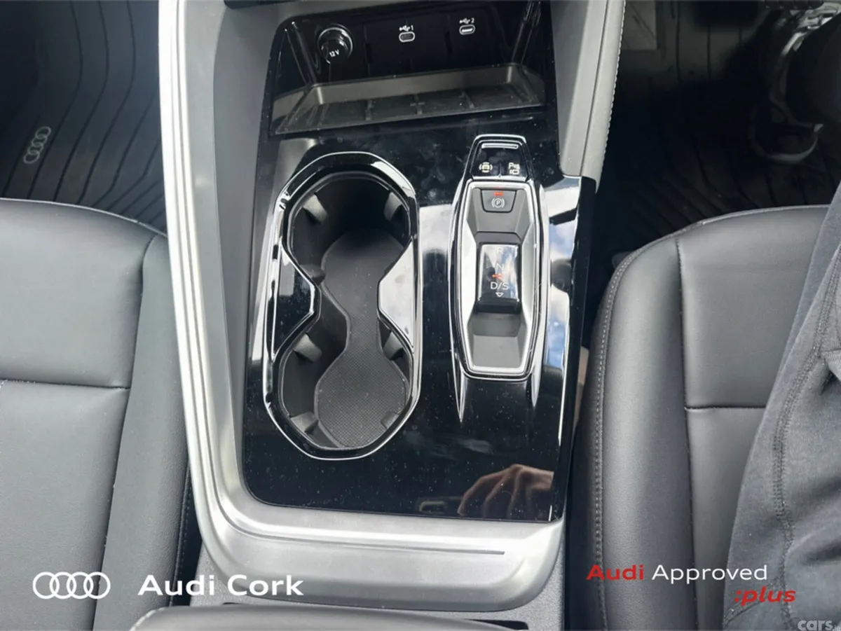 Audi Q5 Hatchback, Diesel, 2025, 