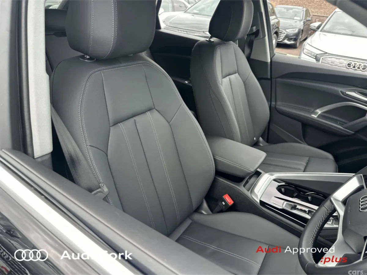 Audi Q5 Hatchback, Diesel, 2025, 