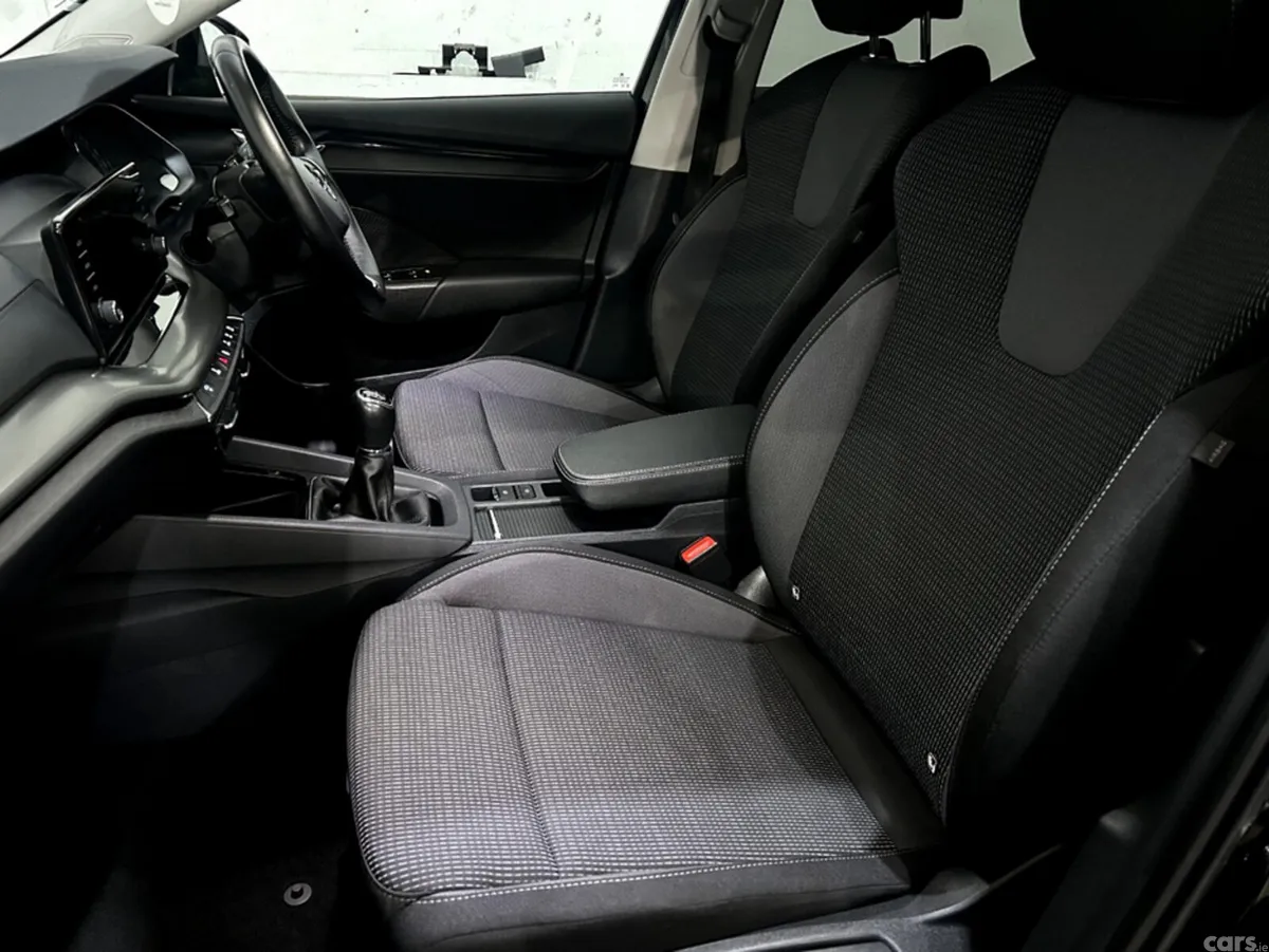 Skoda Octavia Hatchback, Diesel, 2023, Black
