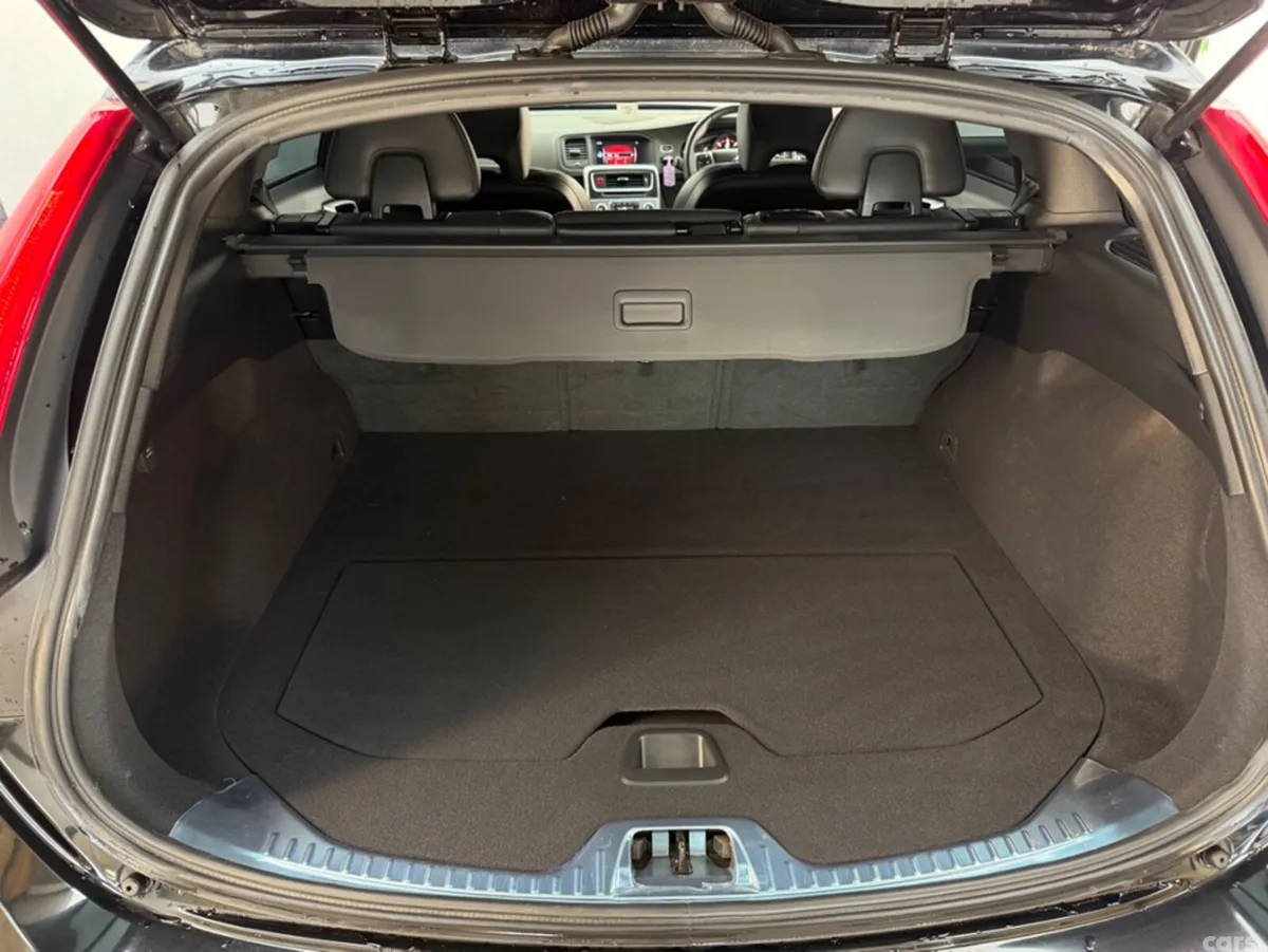 Volvo V60 Estate, Diesel, 2017, Black