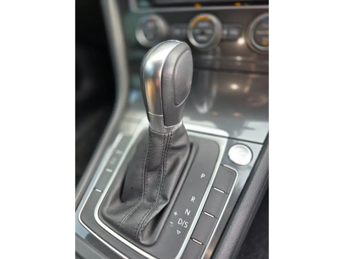 Volkswagen Golf Hatchback, Petrol, 2017, Grey