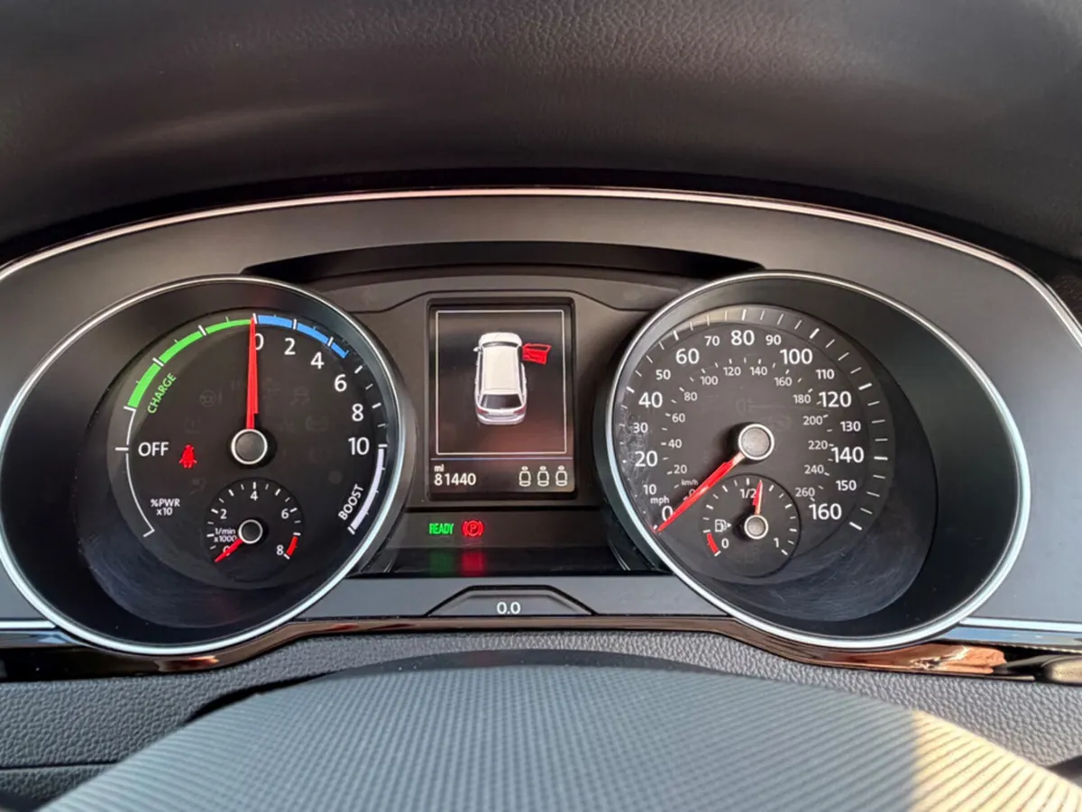 Volkswagen Passat Estate, Petrol Hybrid, 2022, Grey