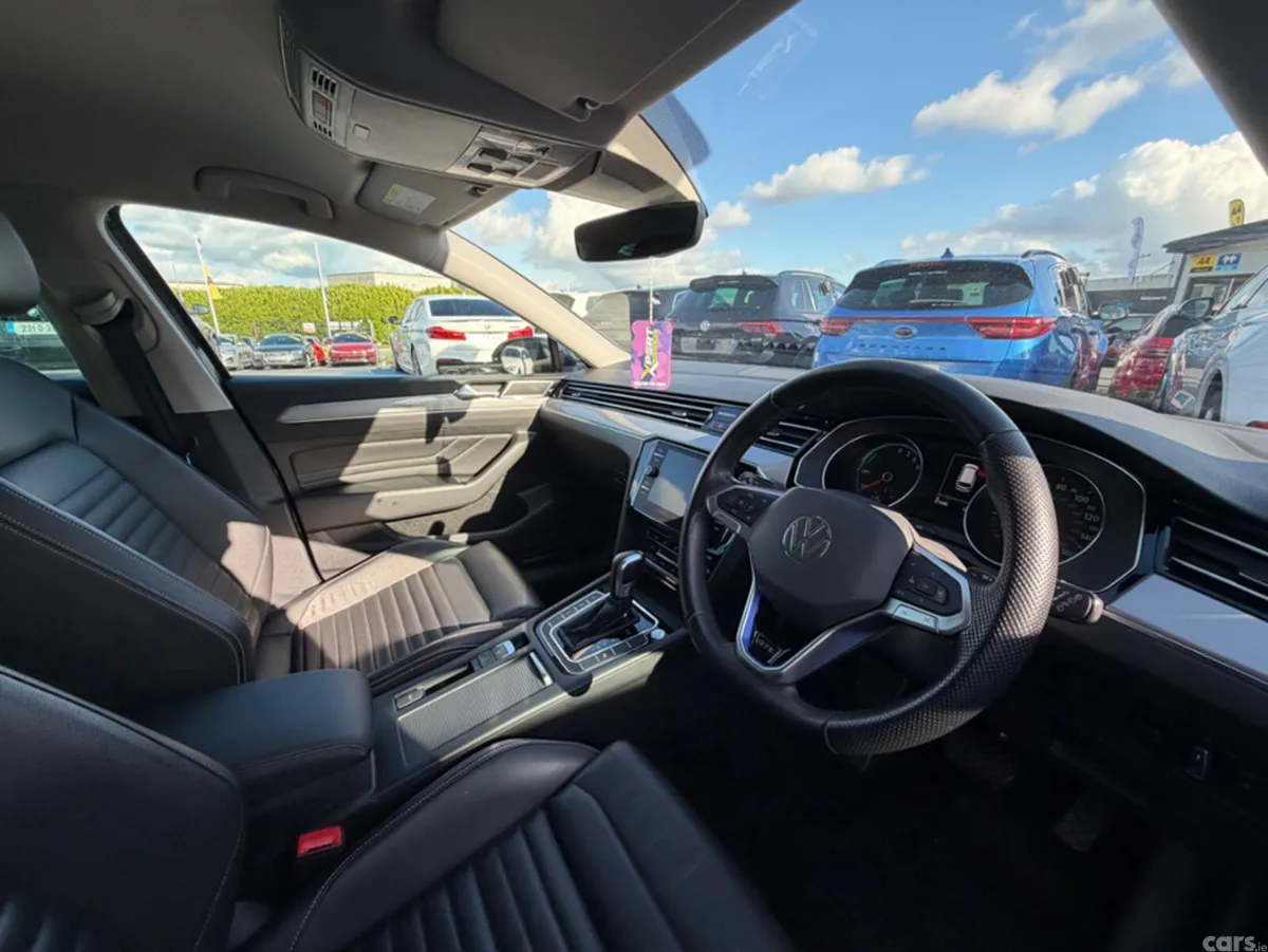 Volkswagen Passat Estate, Petrol Hybrid, 2022, Grey