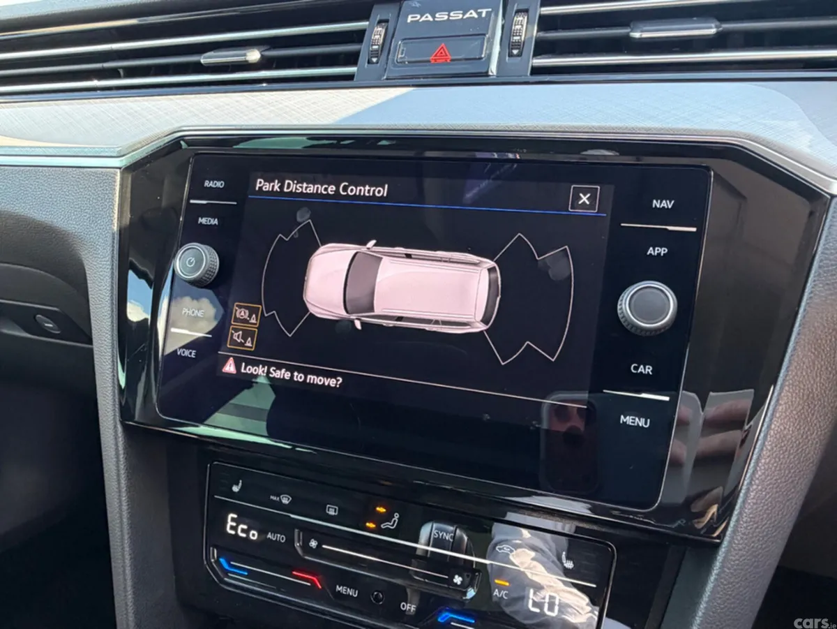Volkswagen Passat Estate, Petrol Hybrid, 2022, Grey