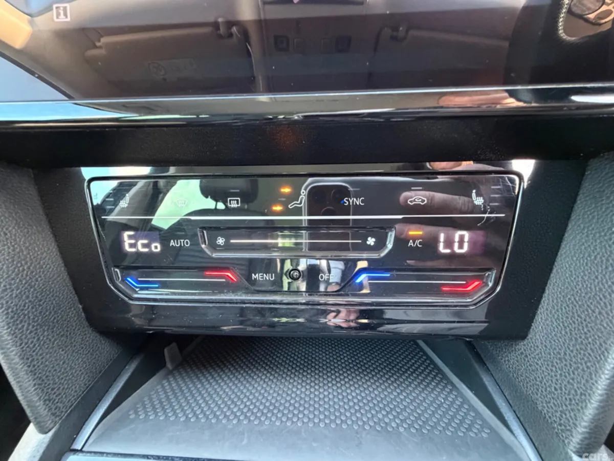 Volkswagen Passat Estate, Petrol Plug-in Hybrid, 2022, Grey