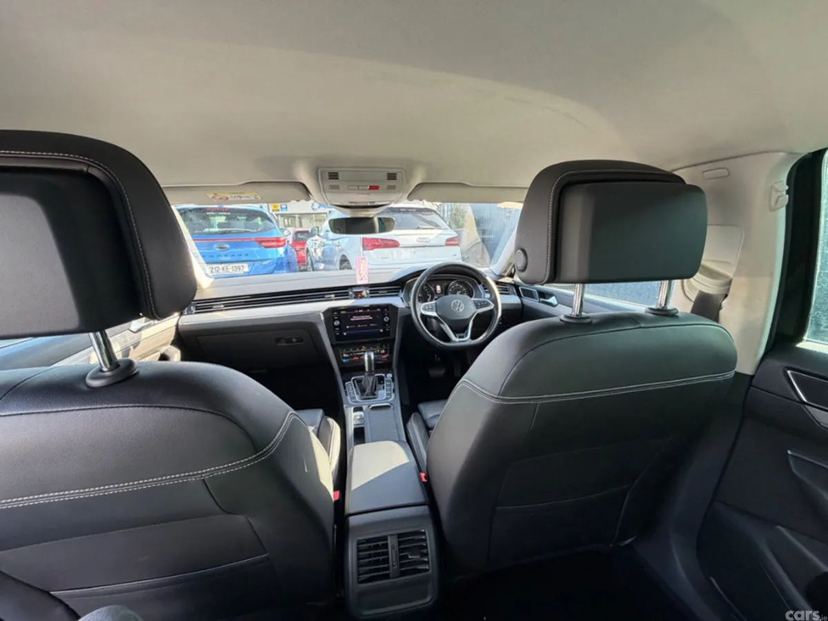 Volkswagen Passat Estate, Petrol Plug-in Hybrid, 2022, Grey