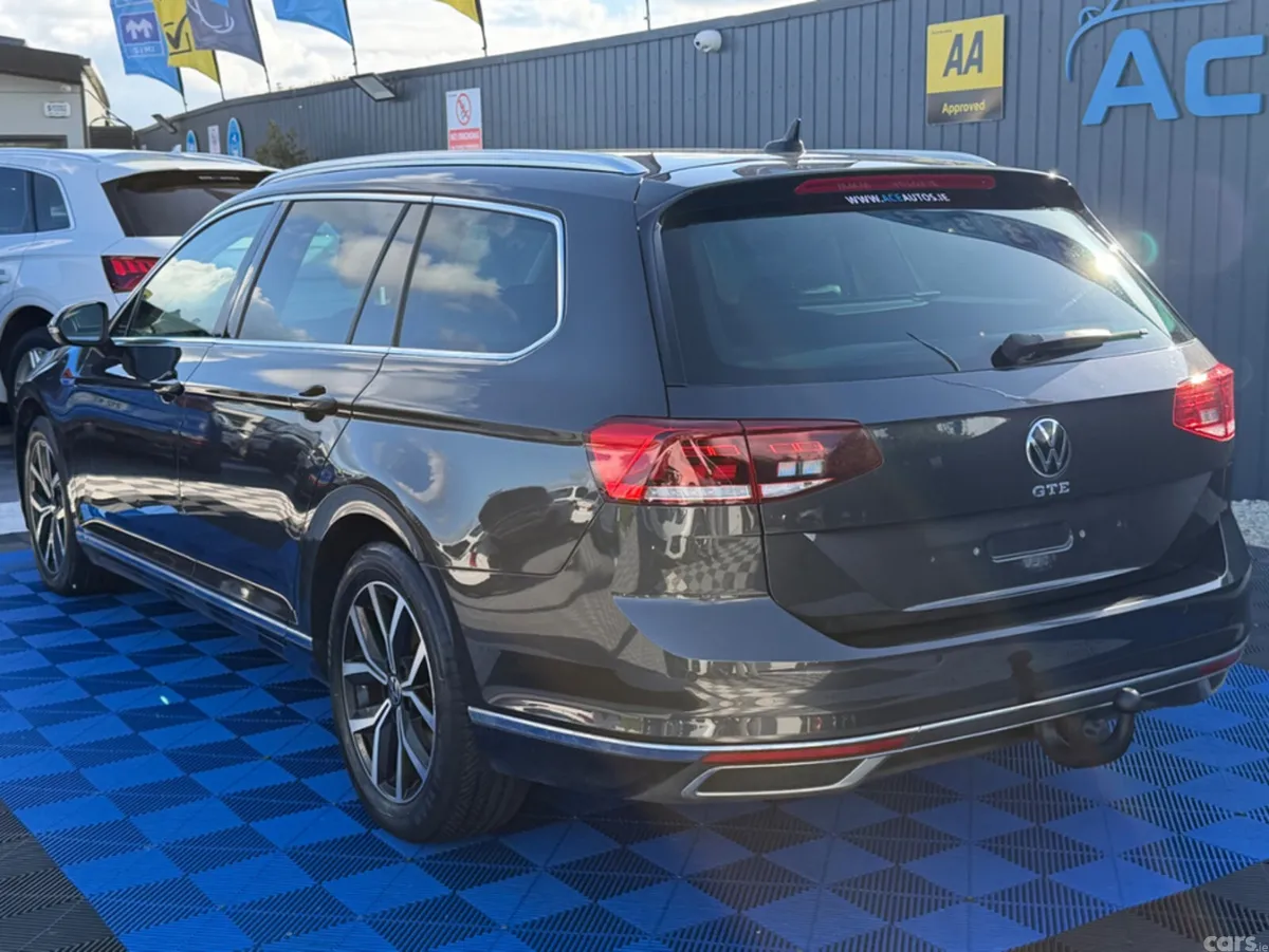 Volkswagen Passat Estate, Petrol Plug-in Hybrid, 2022, Grey