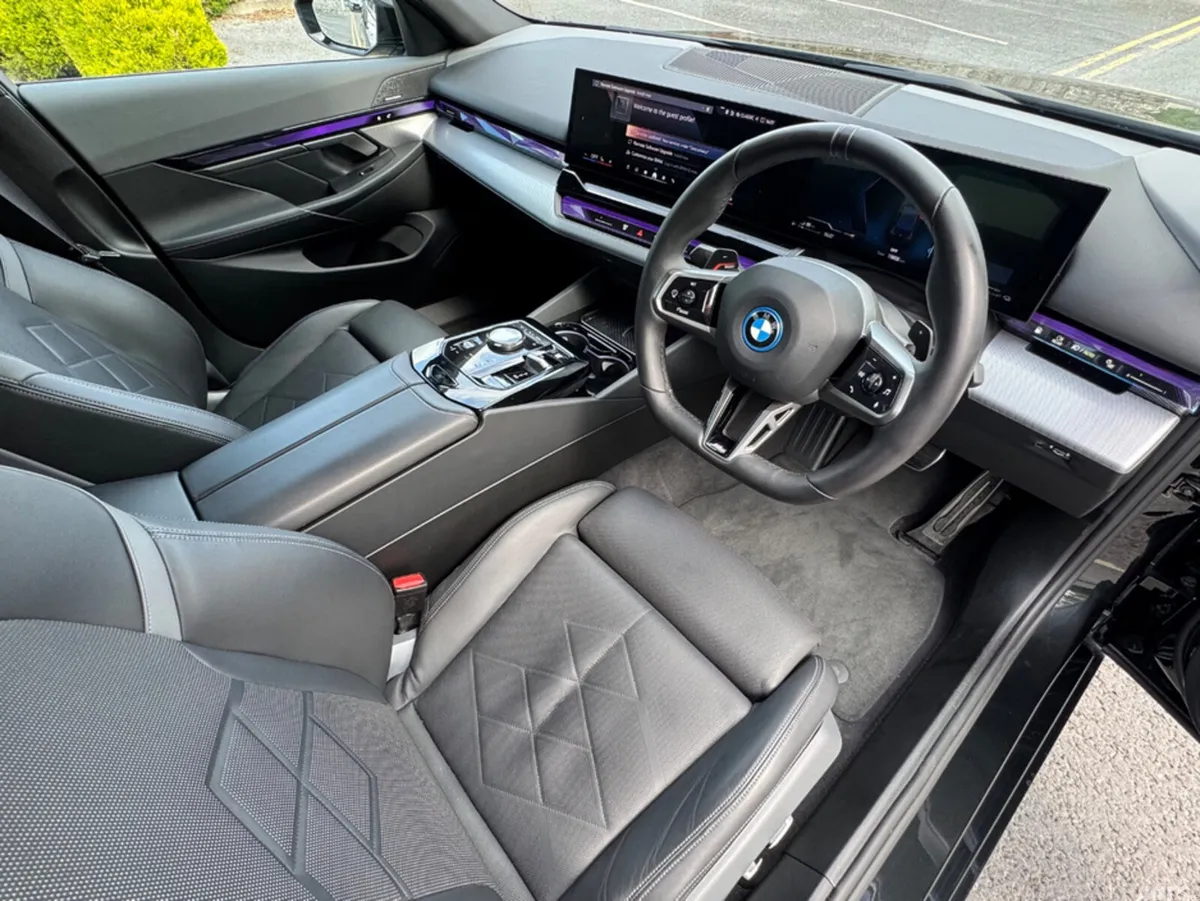 BMW 5-Series Saloon, Petrol Plug-in Hybrid, 2024, Black