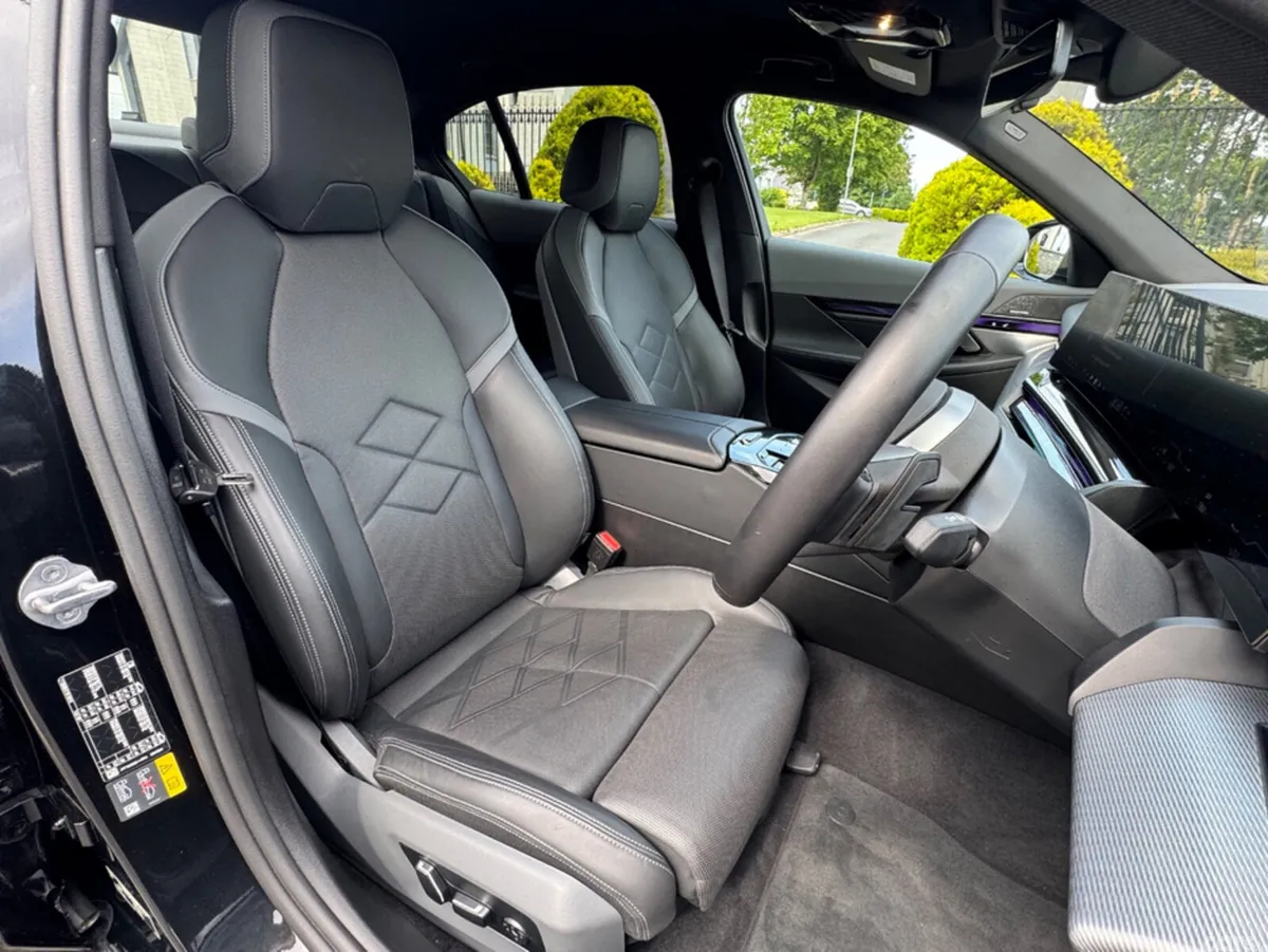 BMW 5-Series Saloon, Petrol Plug-in Hybrid, 2024, Black