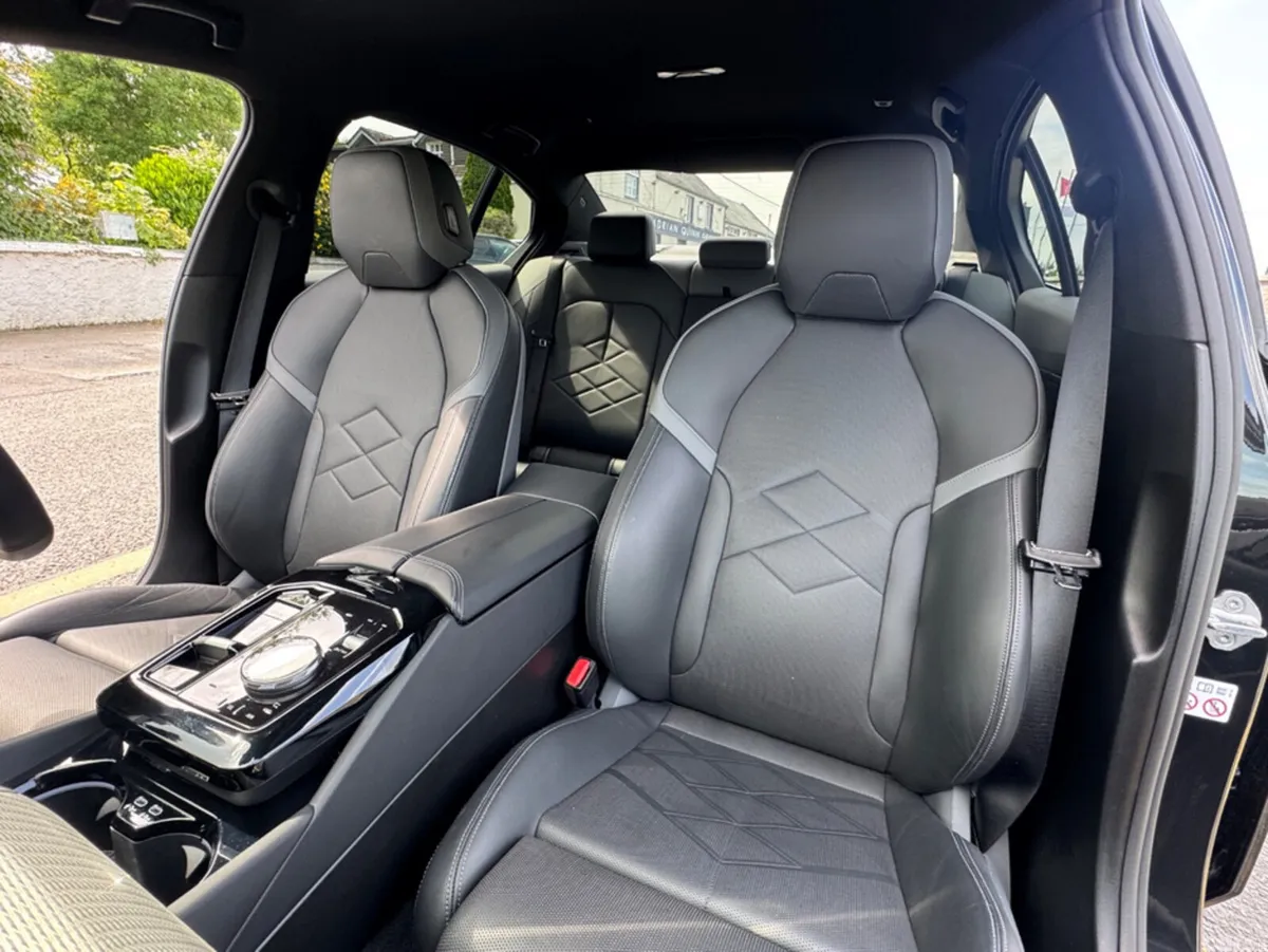 BMW 5-Series Saloon, Petrol Plug-in Hybrid, 2024, Black