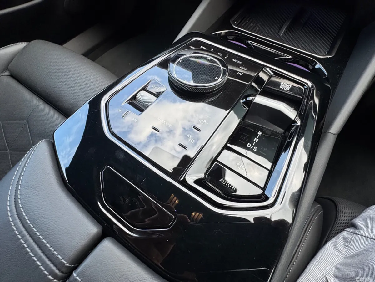 BMW 5-Series Saloon, Petrol Plug-in Hybrid, 2024, Black