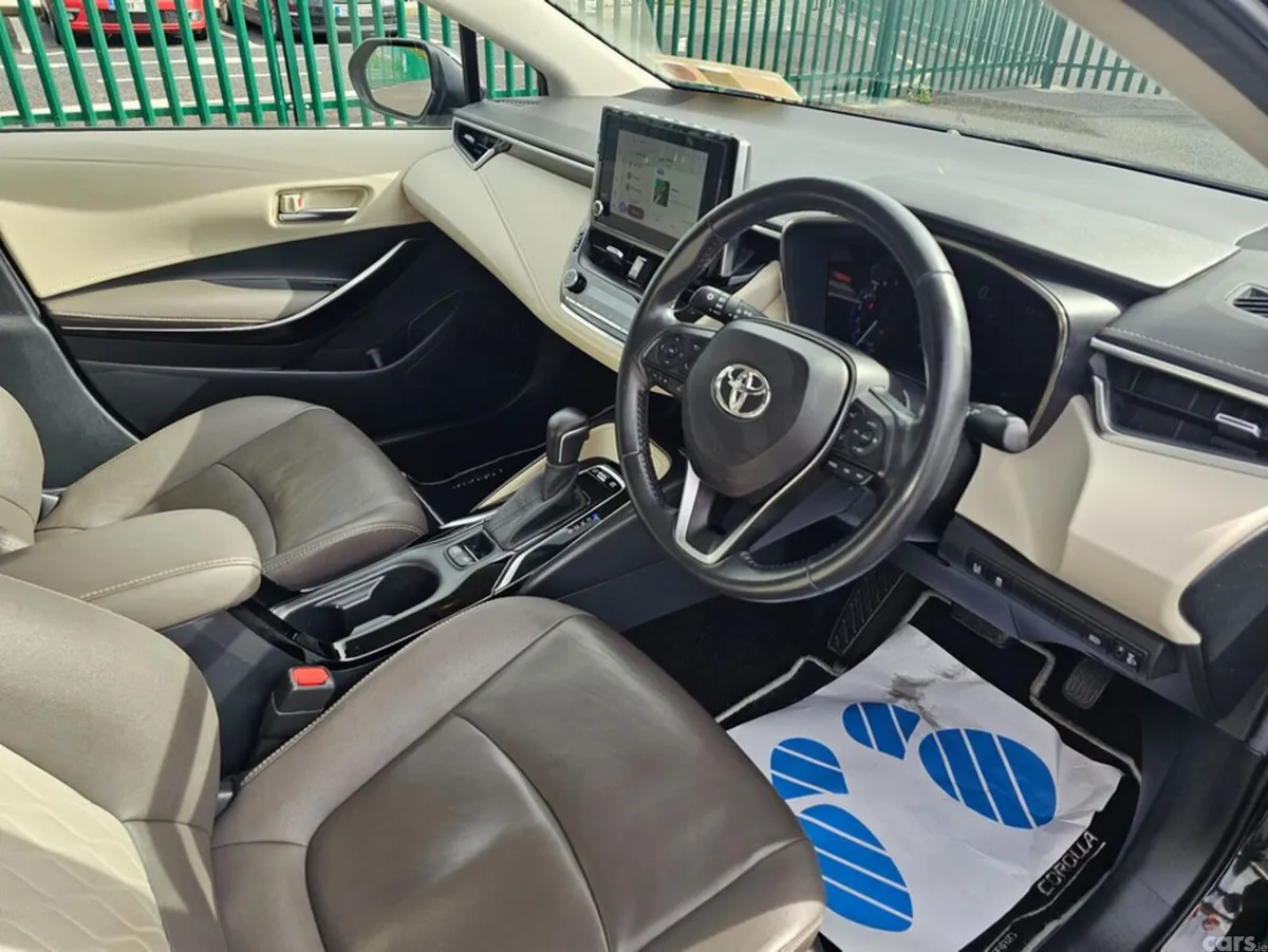 Toyota Corolla Saloon, Petrol Hybrid, 2022, Black