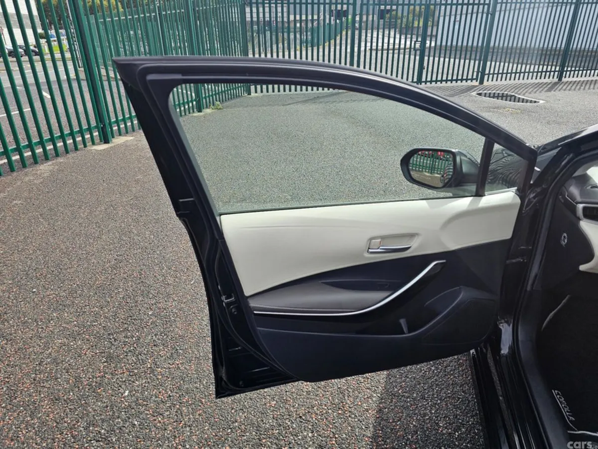 Toyota Corolla Saloon, Petrol Hybrid, 2022, Black
