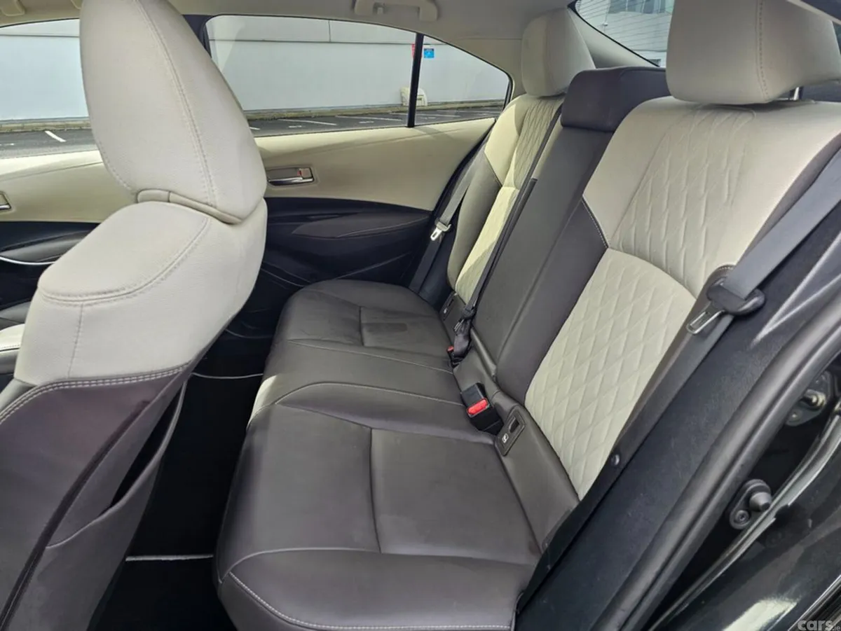 Toyota Corolla Saloon, Petrol Hybrid, 2022, Black