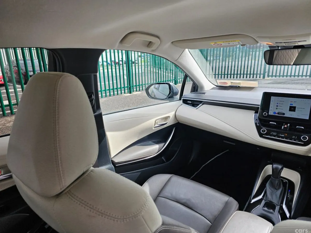Toyota Corolla Saloon, Petrol Hybrid, 2022, Black