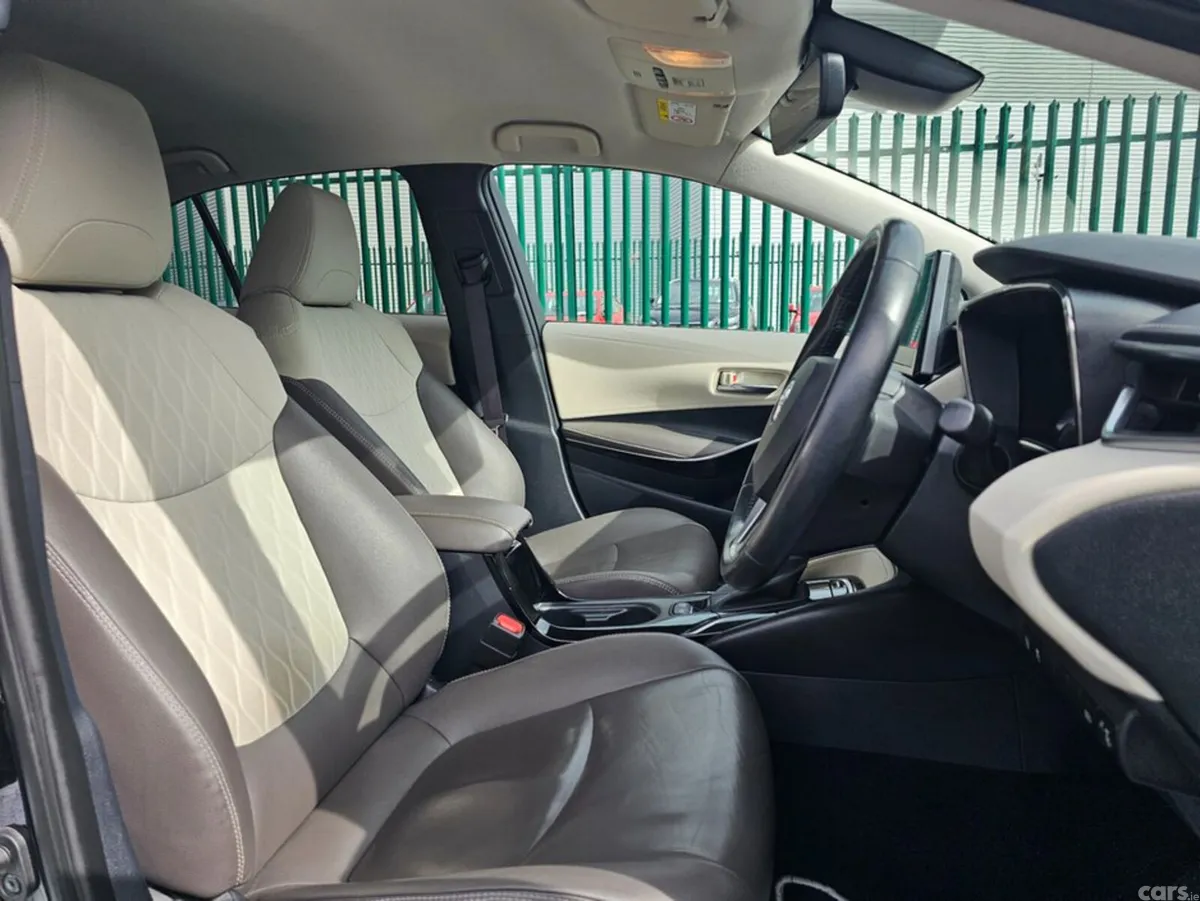 Toyota Corolla Saloon, Petrol Hybrid, 2022, Black