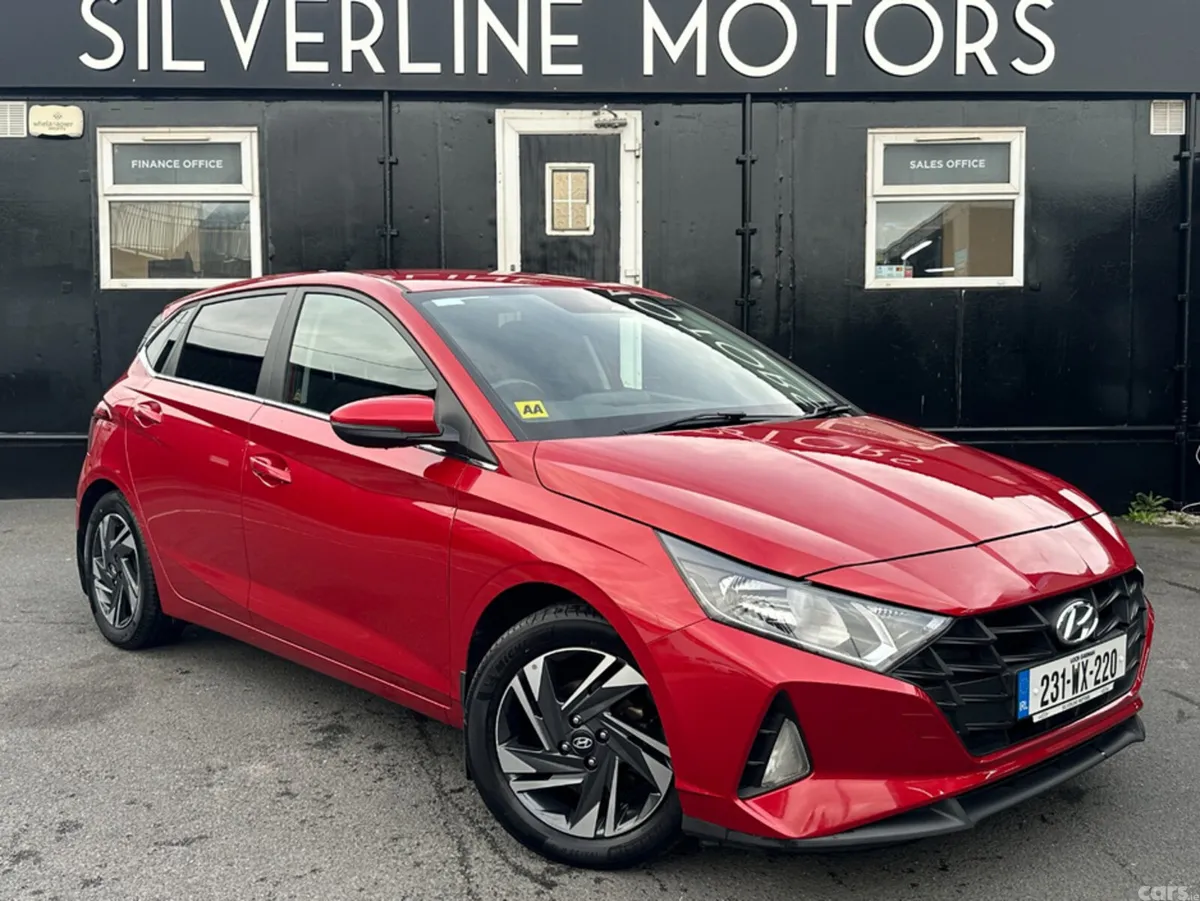 Hyundai i20 Hatchback, Petrol, 2023, Red