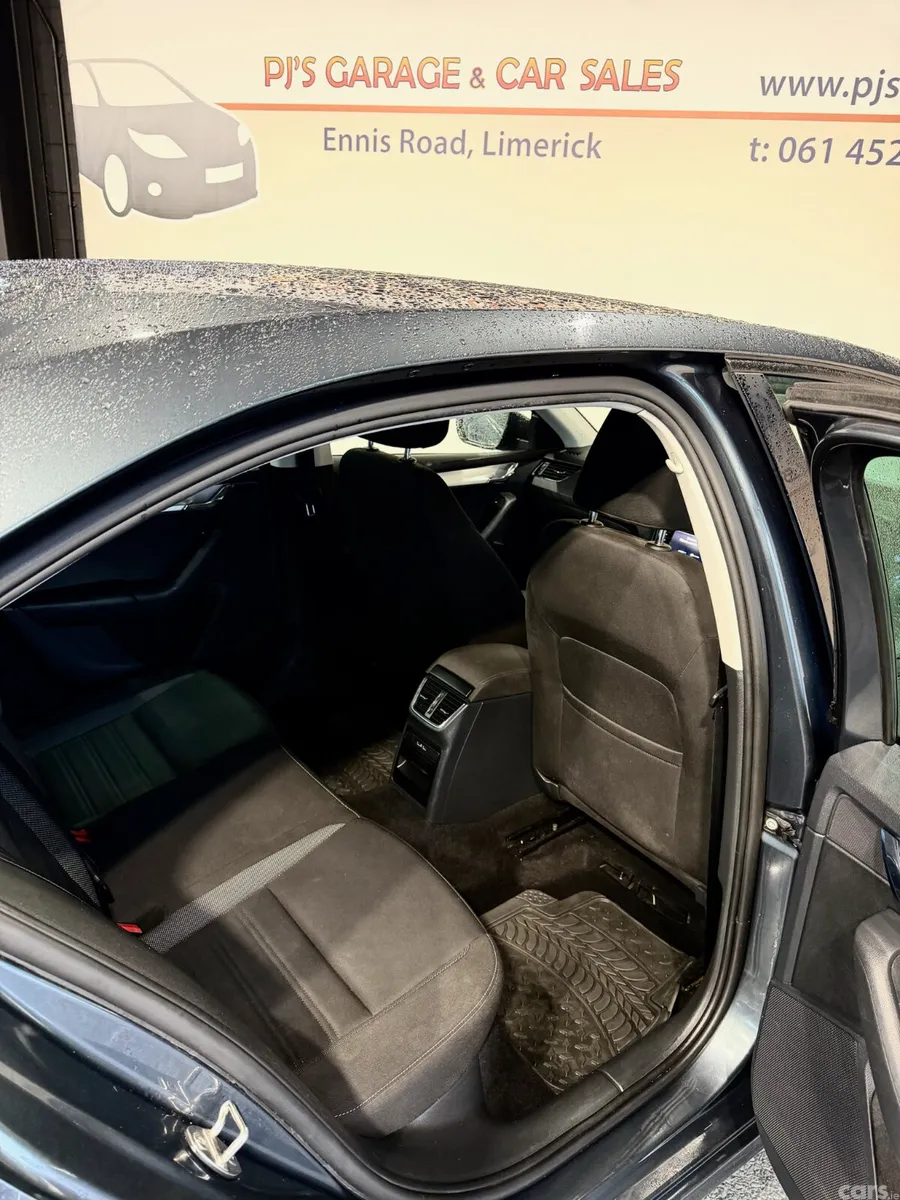 Skoda Octavia Hatchback, Diesel, 2019, Grey