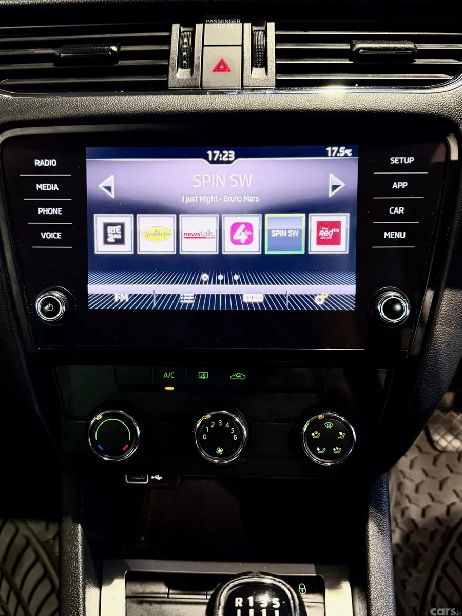 Skoda Octavia Hatchback, Diesel, 2019, Grey
