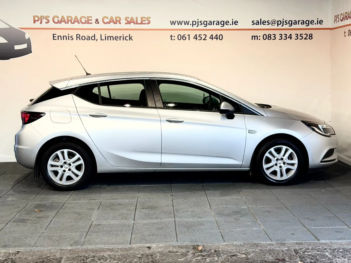 Opel Astra Hatchback, Petrol, 2017, Grey