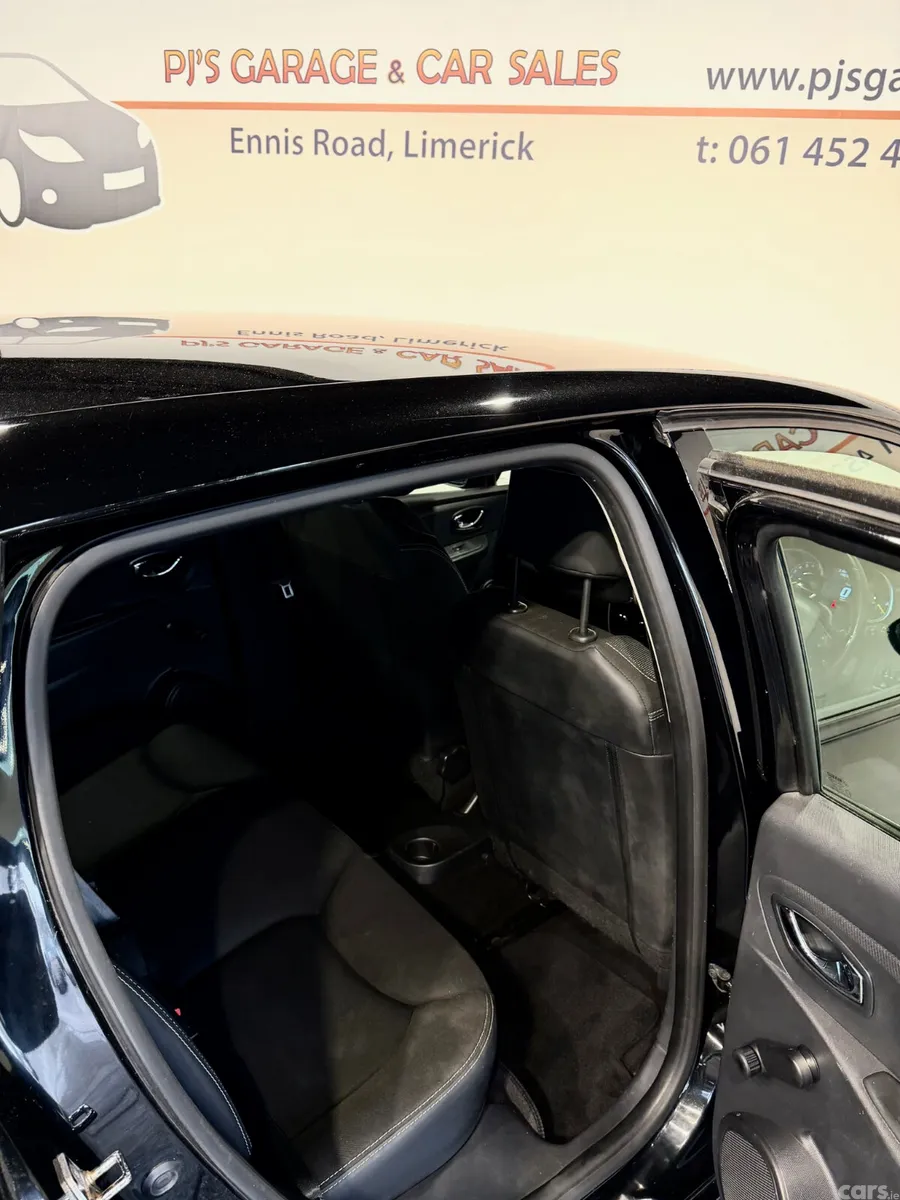 Renault Clio Hatchback, Petrol, 2015, Black