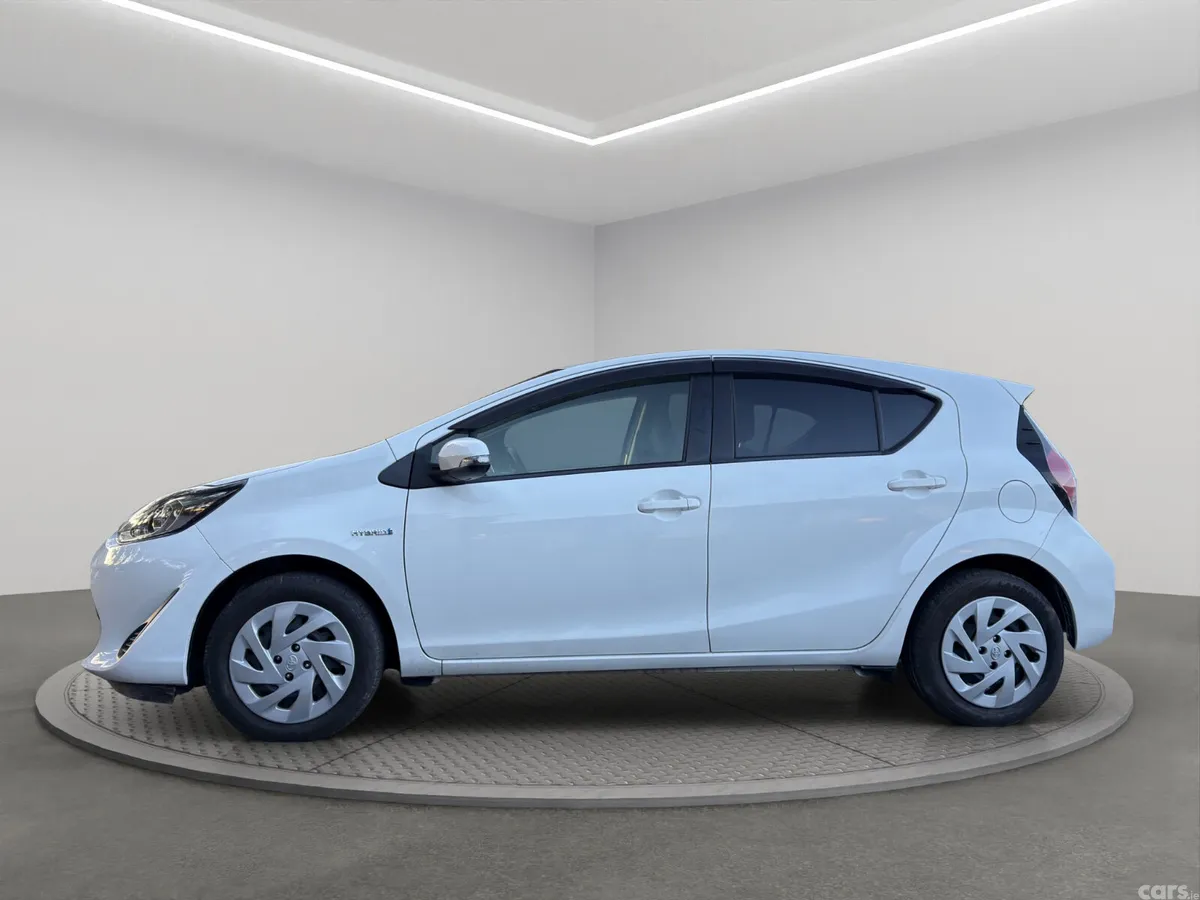 Toyota Aqua Hatchback, Petrol Hybrid, 2019, White