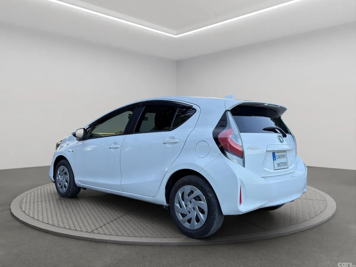 Toyota Aqua Hatchback, Petrol Hybrid, 2019, White