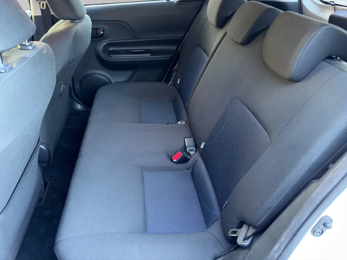 Toyota Aqua Hatchback, Petrol Hybrid, 2019, White