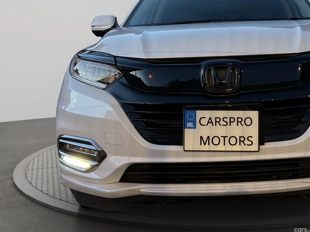 Honda Vezel Hatchback, Petrol Hybrid, 2019, White
