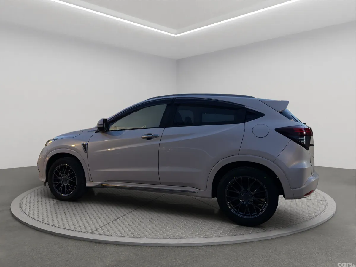Honda Vezel Hatchback, Petrol Hybrid, 2019, White