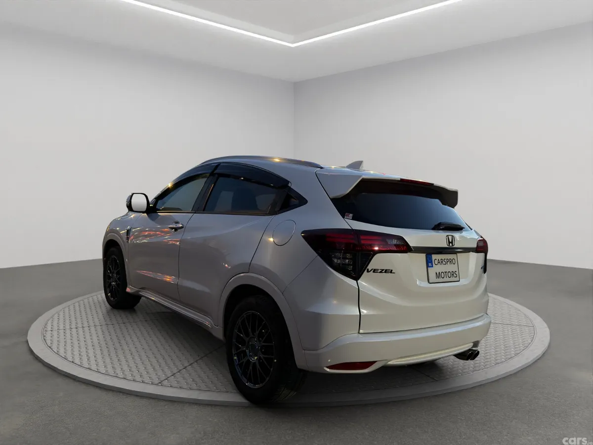 Honda Vezel Hatchback, Petrol Hybrid, 2019, White