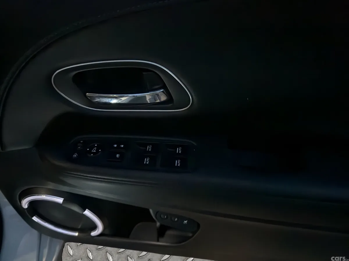 Honda Vezel Hatchback, Petrol Hybrid, 2019, White
