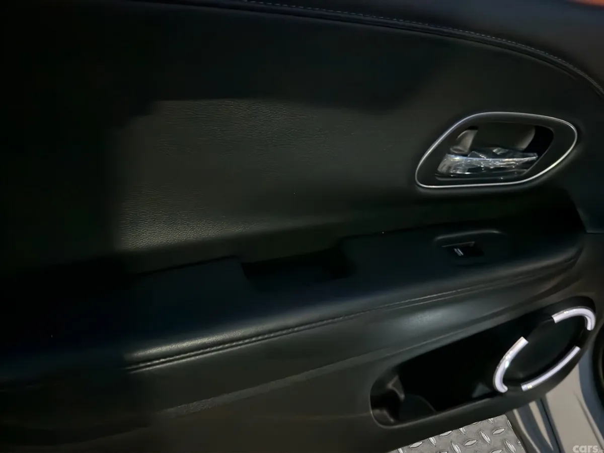 Honda Vezel Hatchback, Petrol Hybrid, 2019, White